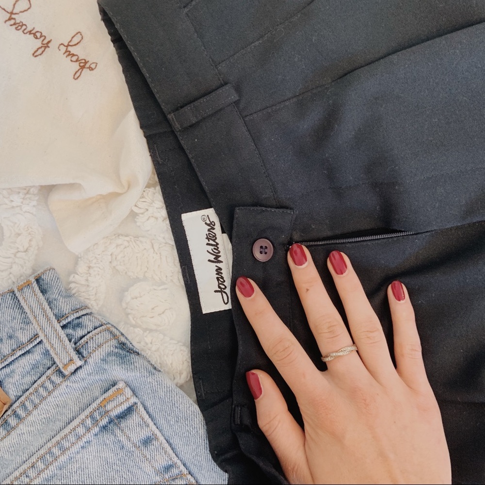 VINTAGE 90S PLEATED SHORTS
